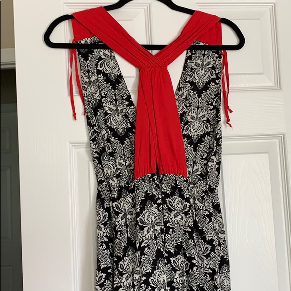 THML clothing Red Black White Dámask Print Maxi - Picture 8 of 11